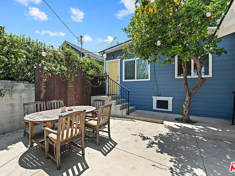 406 N Benton Way — Photo 17