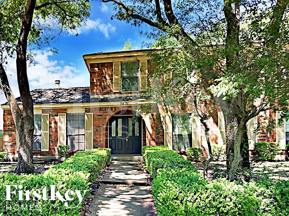 7431 Bayberry Ln