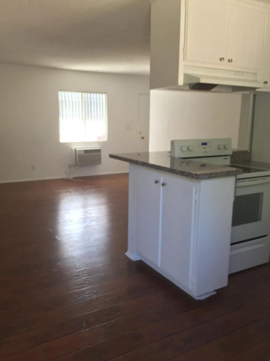 Building Photo - 13855 Burbank Blvd #3