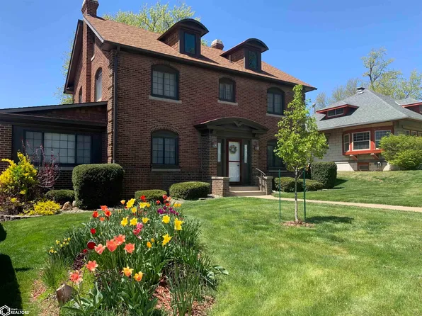 810 N Sycamore St, Creston, IA 50801