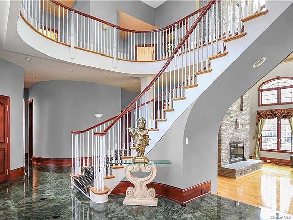 3rd image of 267 Catherine Dr