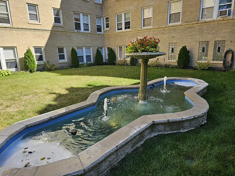 5015 N Wolcott Ave #407 — Photo 2