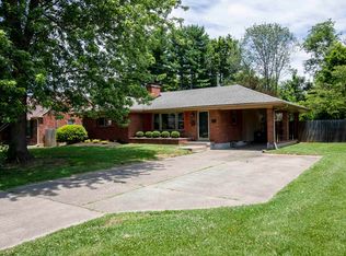 2713 Browns Ln, Saint Regis Park, KY 40220