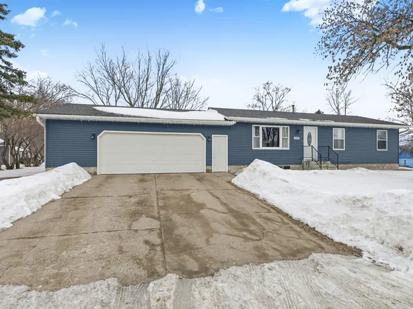 630 Centre St, Sauk Centre, MN 56378