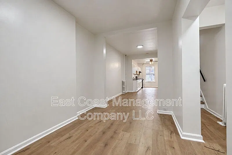 2 bed, 1.0 bath, 1163 sqft, $1,450 — Photo 2