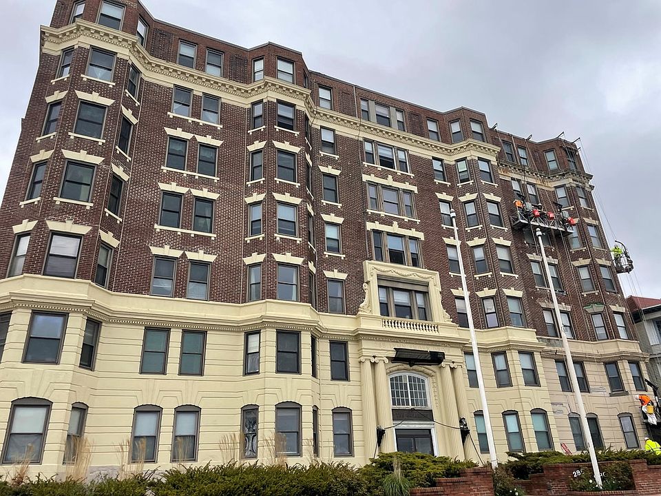 1st image of 285 Lynn Shore Dr APT 208