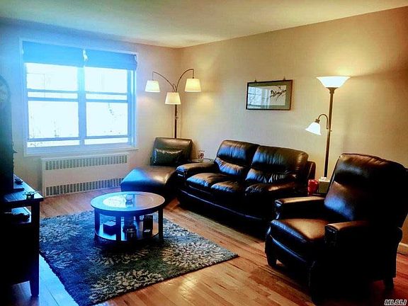 3rd image of 194 Smith St APT 3S