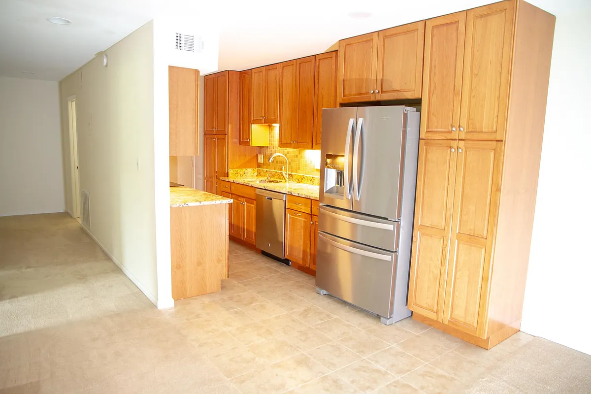 Building Photo - 8312 Kingsgate Rd #D
