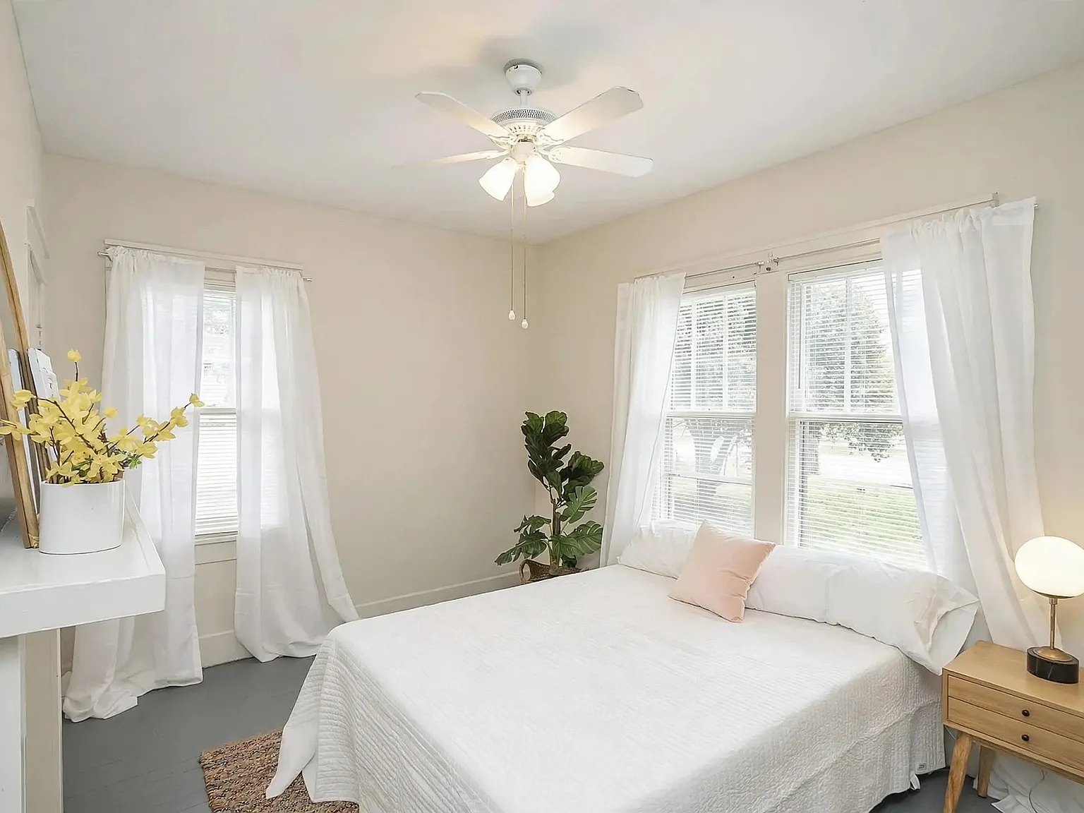 2 bed, 1.5 bath, 1200 sqft, $2,300 — Photo 4