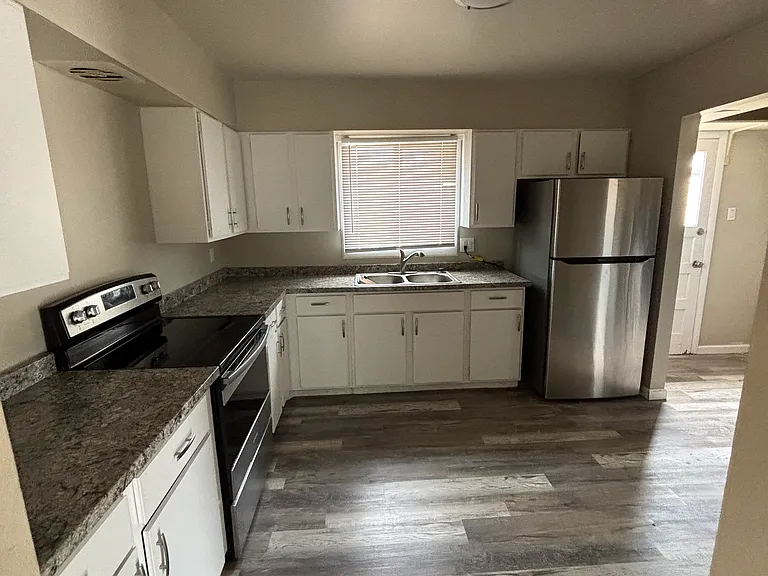 2130 E 6th St #2130 — Photo 5