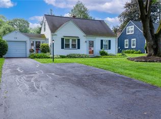 318 Eaglehead Rd, East Rochester, NY 14445