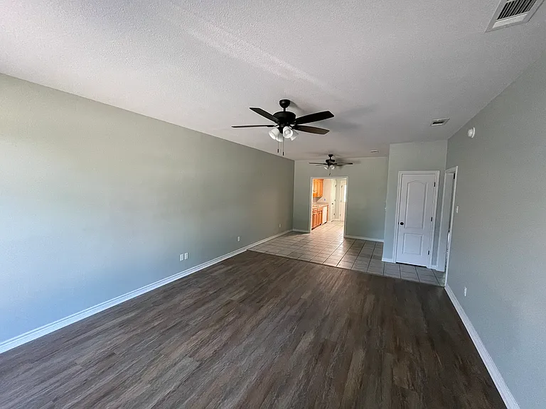 421 W Thomas St — Photo 10