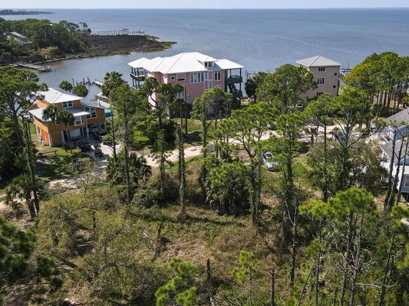 510 W Sawyer St, Eastpoint, FL 32328