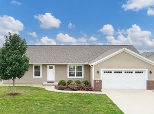 221 Springdale Ave, Bloomington, IL 61704