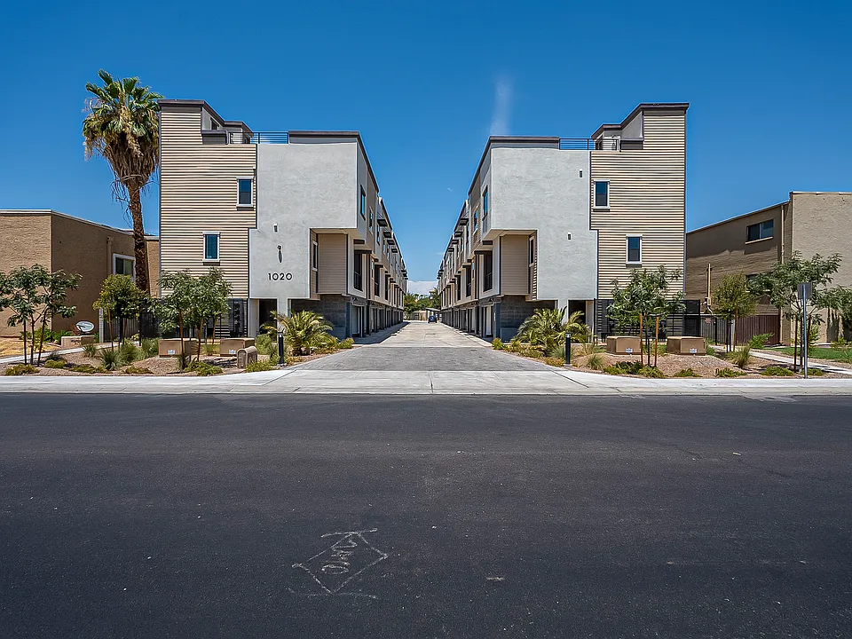 1020 E Spence Ave #1009