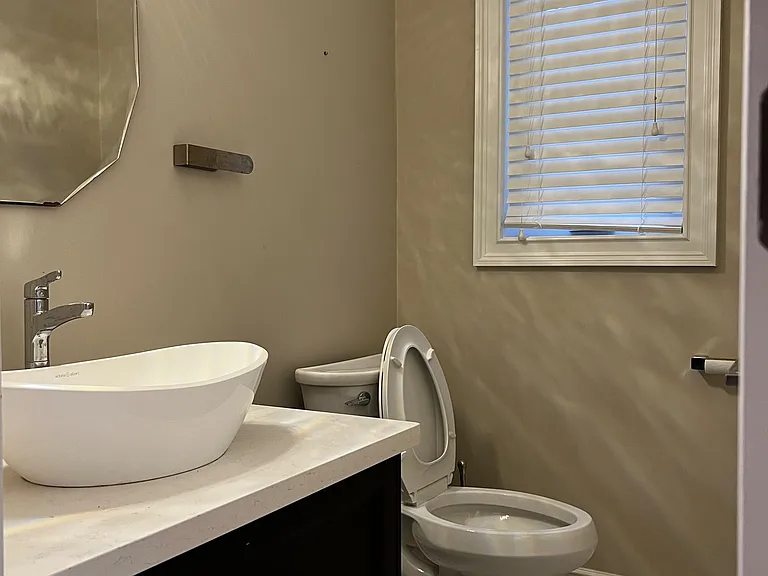 602 Lake Dr S — Photo 35