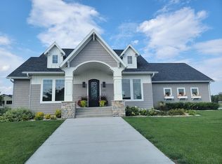 2717 Prairie Creek Dr, Aberdeen City, SD 57401