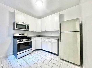 300 E 84th St APT 4A, New York, NY 10028