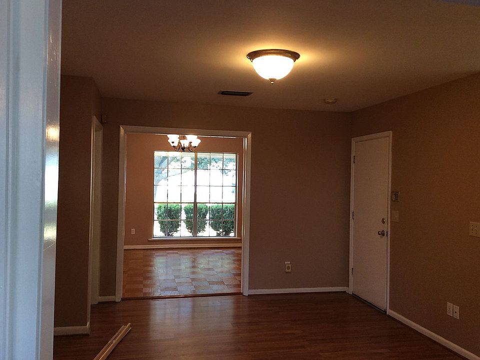 1st image of 2709 Higgins Dr