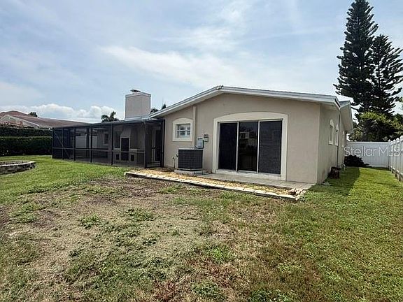 3rd image of 3945 Fontainebleau Dr