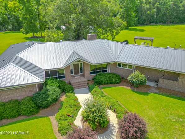 13081 New Britton Highway E, Nakina, NC 28455
