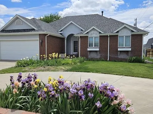2518 E 21st St, Hays, KS 67601