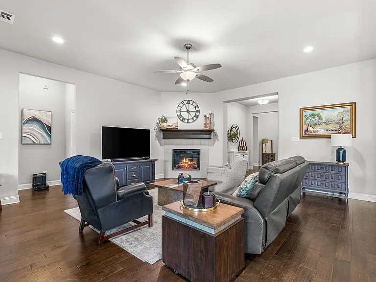 3828 Pine Valley Ln — Photo 14