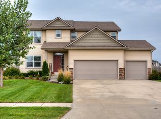 8590 Parkside Cir, West Des Moines, IA 50266