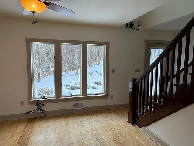 3 bed, 1.5 bath, 1800 sqft, $2,000 — Photo 3