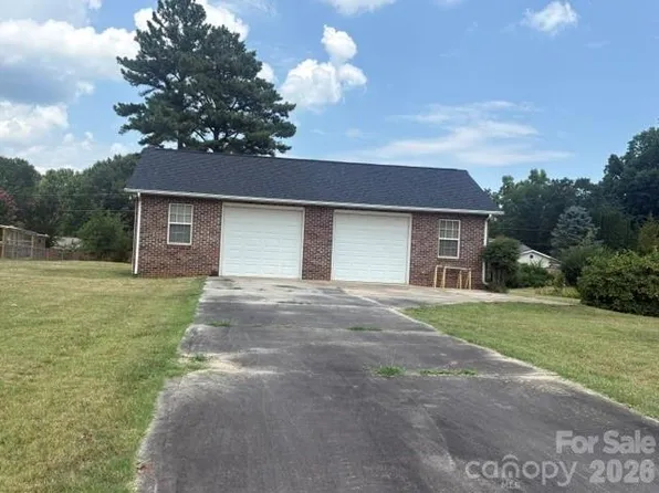 13 Graham Rd, Denver, NC 28037