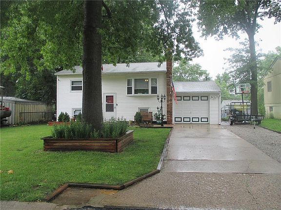 3rd image of 18300 E Shoshone Dr