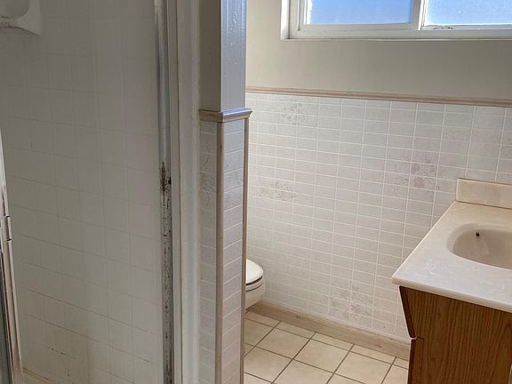 3rd image of 238 Saint Catherine Dr