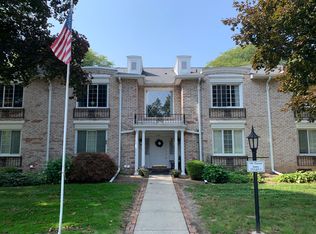 1725 Tiverton Rd UNIT 4, Bloomfield Hills, MI 48304