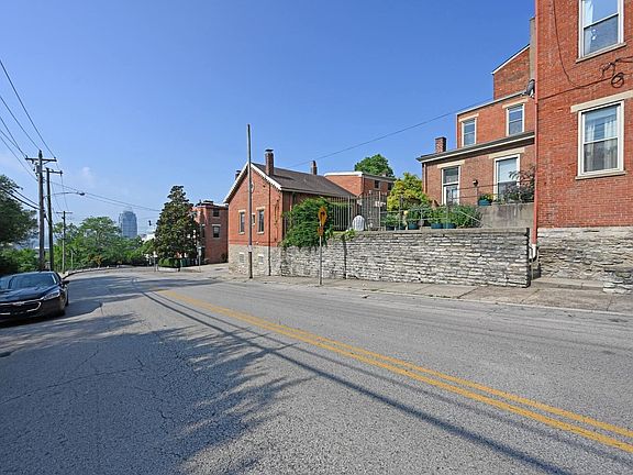 2nd image of 1615 Highland Ave
