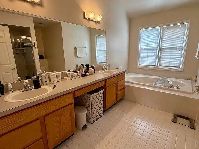 6961 Suncrest Dr — Photo 24