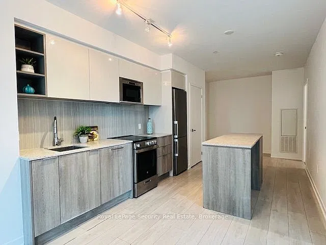 3 bed, $2,800 — Photo 2