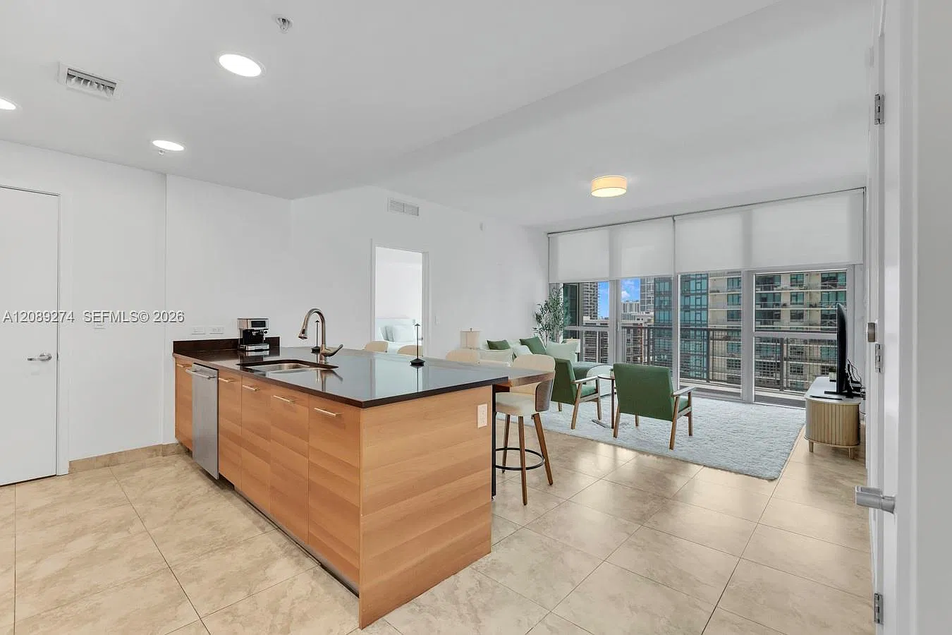 Four Midtown Miami Condo — Photo 3