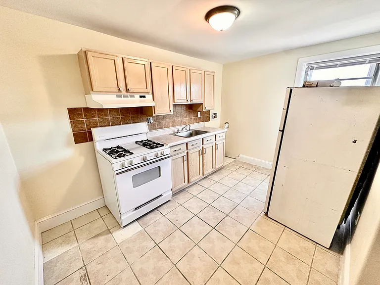 3400 Henry Ave #3R — Photo 6