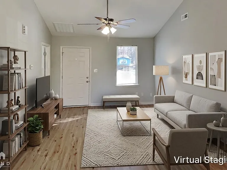 2113 Sunset Blvd — Photo 2