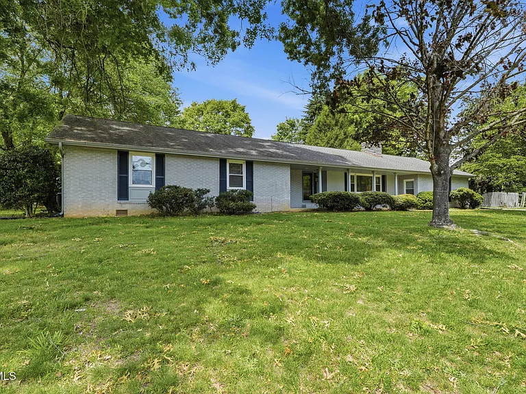 808 Chippendale Rd — Photo 2