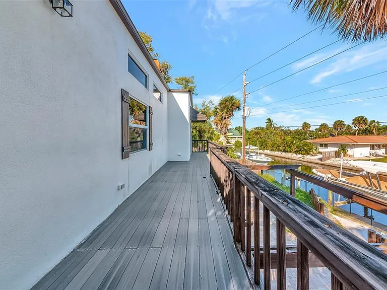 681 Avenida De Mayo — Photo 31