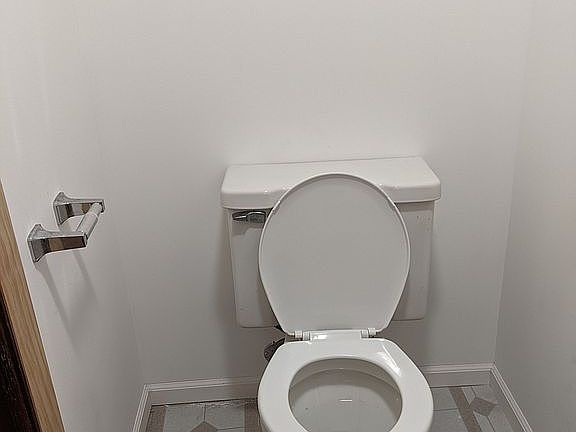 3rd image of 6532 N Drake Ave #1