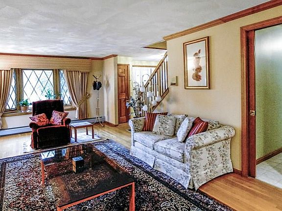 4th image of 106 Blueberry Ln