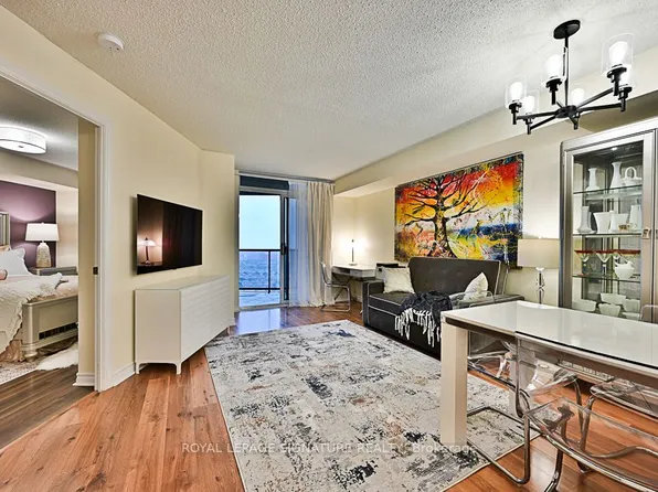 700 Humberwood Blvd #2422, Toronto, ON M9W 7J4