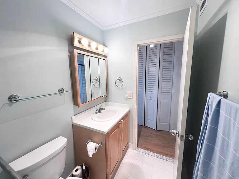 2nd Bathroom