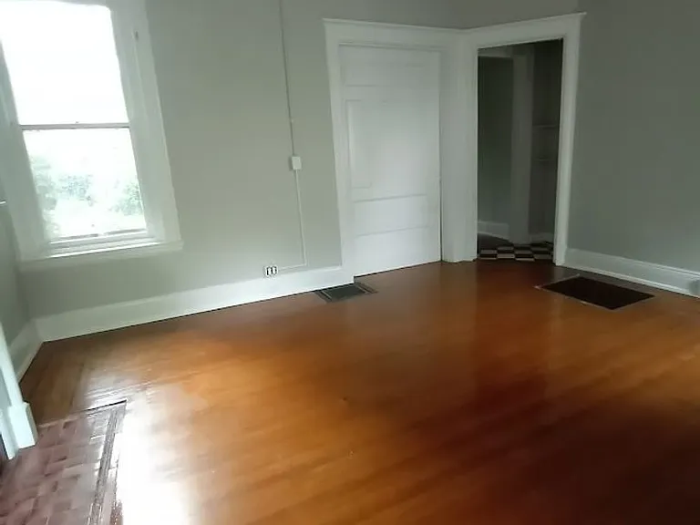 415 Belgravia Ct — Photo 13