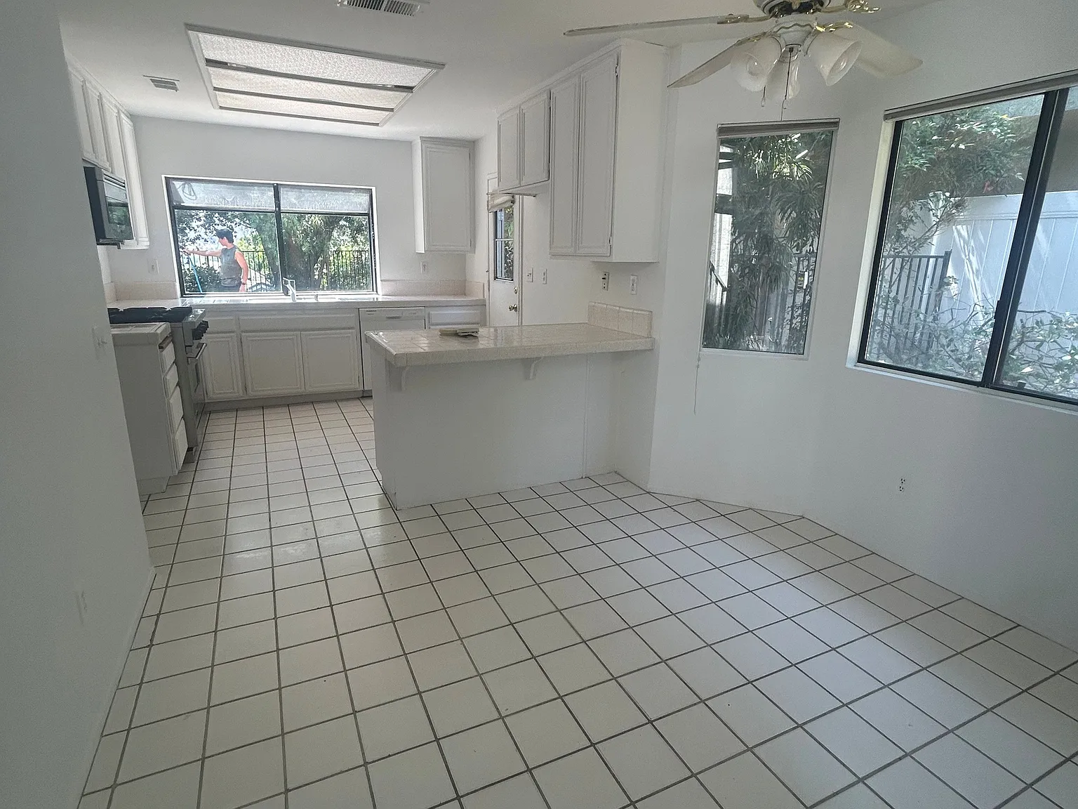 2 bed, 1348 sqft, $3,800 — Photo 4