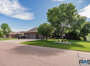 5508 S Lazy Ridge Pl, Sioux Falls, SD 57108