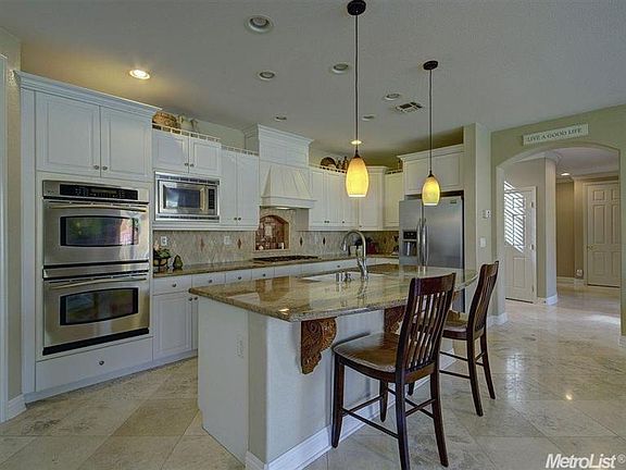 4th image of 814 Fairchild Ct