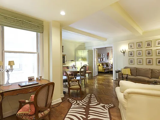 Sold by Sotheby's International Realty | media 6